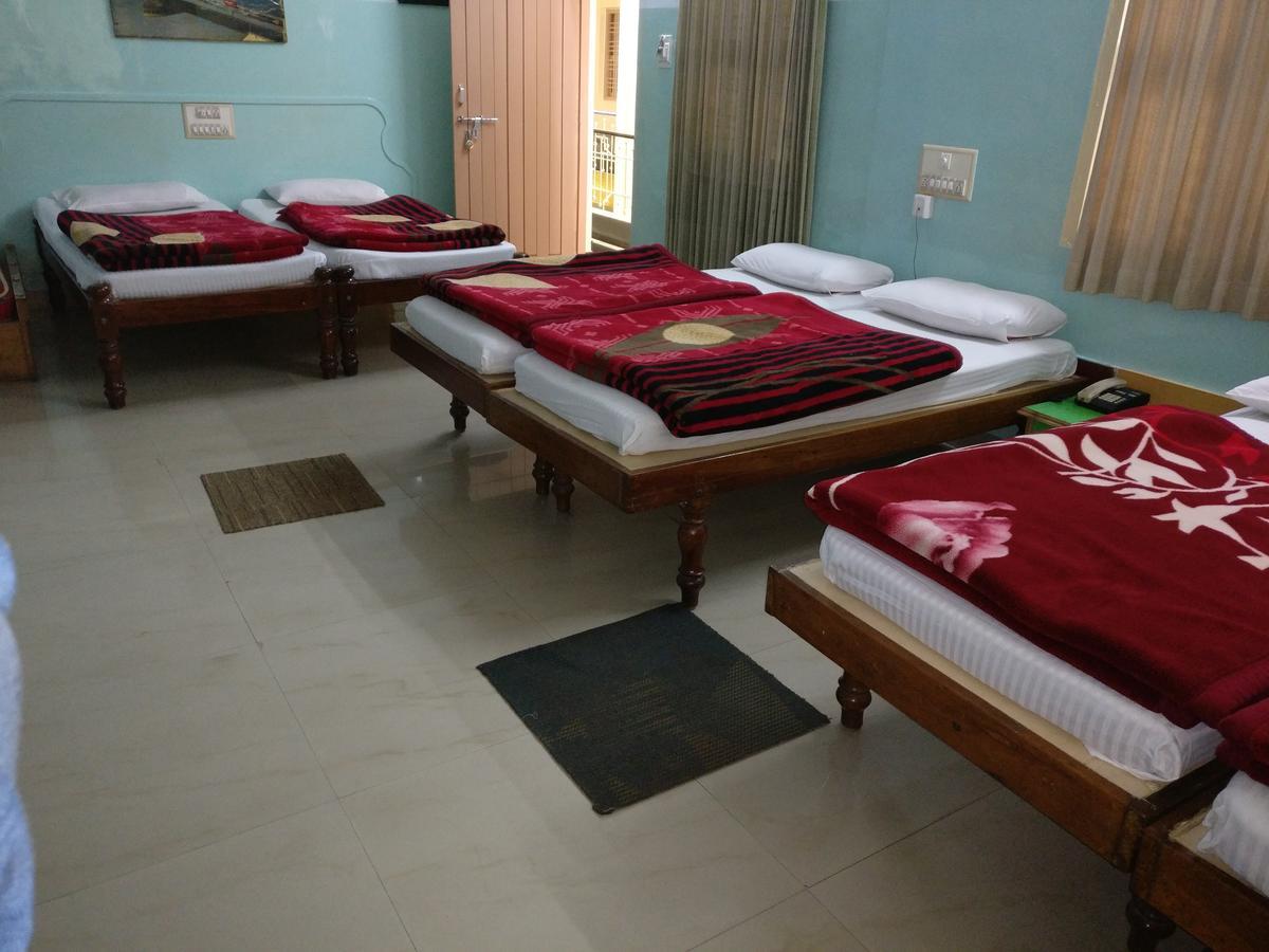 Hotel Raj Mahal Chikmagalūr Esterno foto